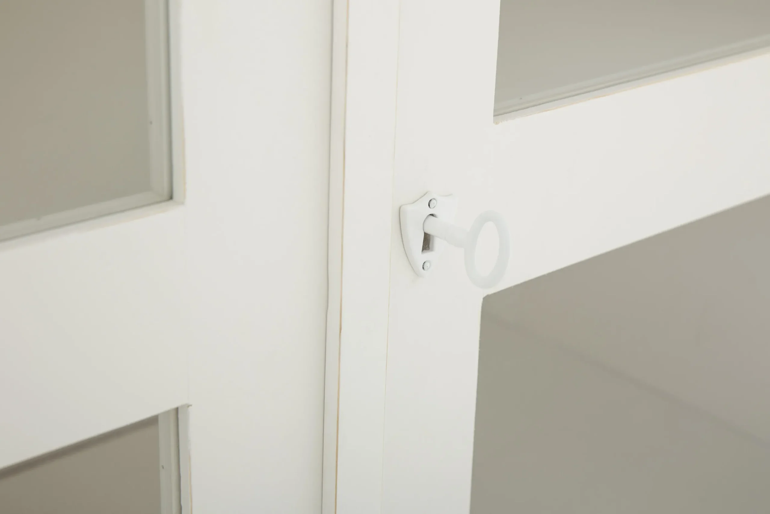 Flamant Brest, Vitrine, 2 Portes Et 4 Tiroirs Online