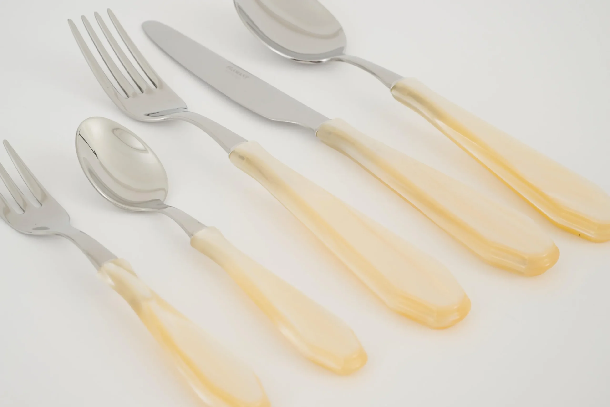 Flamant Coline, Serveuse Patissiere Discount