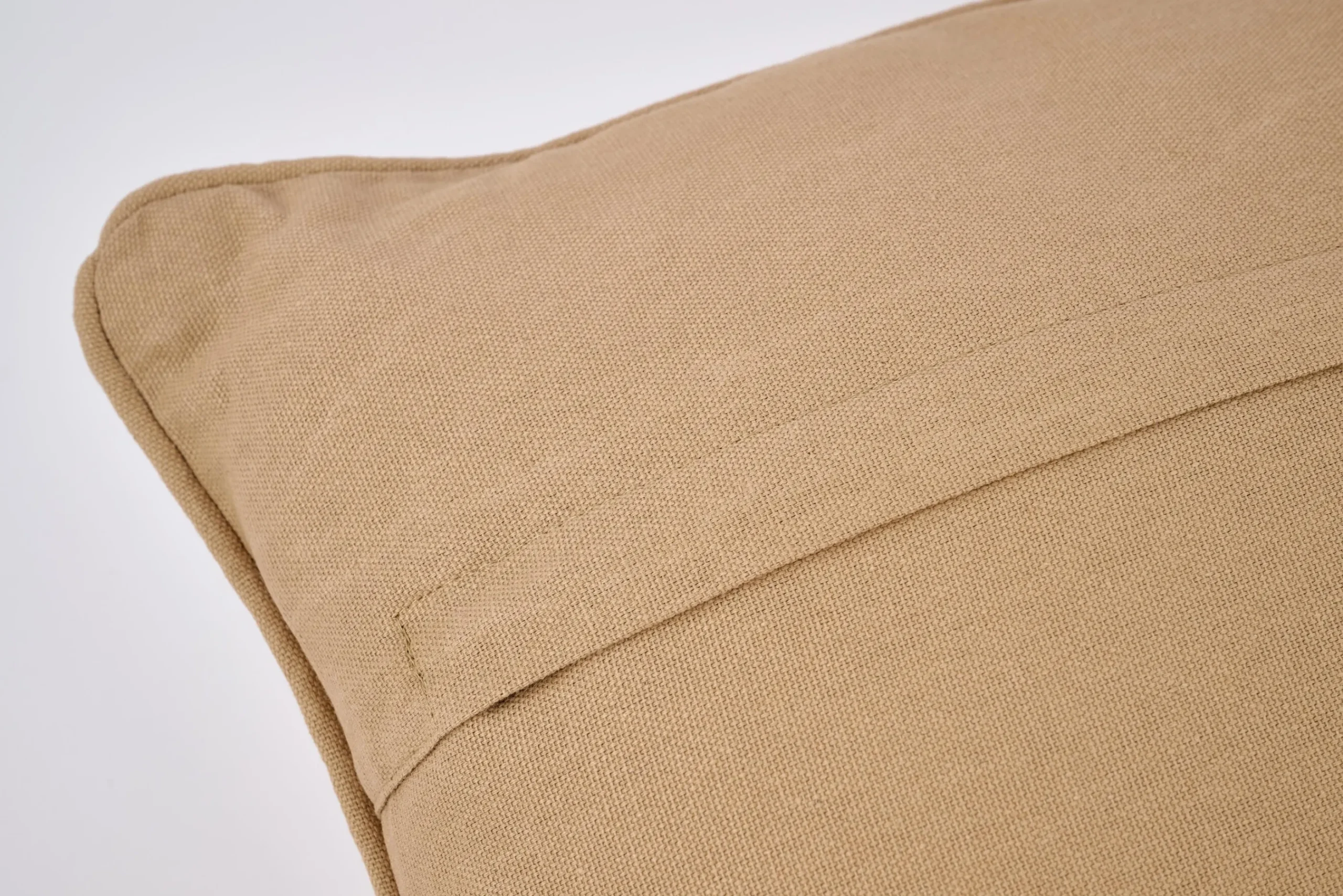 Flamant Levi, Coussin Best