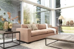 Flamant Lilli, Masque, A Pied Best