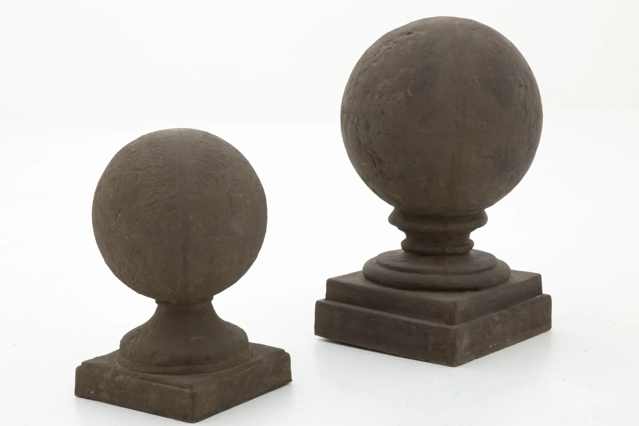 Flamant Zedar, Decoball Sur Pied, Pierre Reconstituee Sur Fibre De Verre, L New